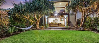 Casa De Palmeras- 5Bed beachfront holiday home