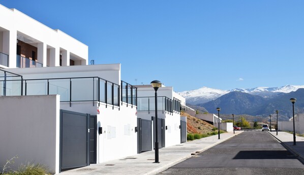 Parkplätze auf dem Gelände