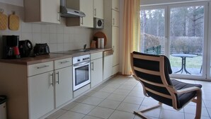 Kaffetrakter/tekoker, kjøleskap, mikrobølgeovn og ovn