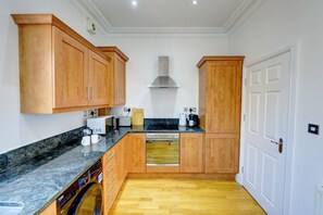 Fridge, microwave, oven, stovetop - Brand new bright & spacious apartment with views over Leamington Spa    (Royal Leamington Spa)