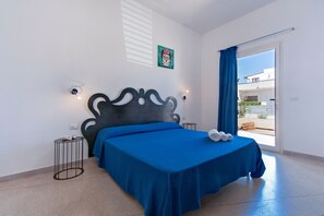 5 bedrooms, desk, free WiFi, bed sheets