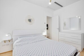 1 bedroom, iron/ironing board, WiFi