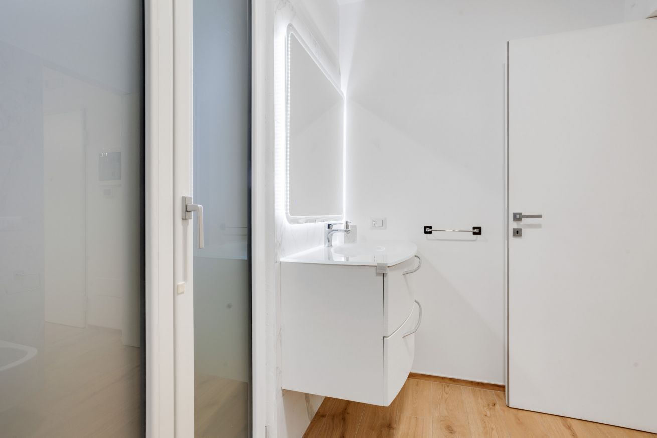 Dusche, Haartrockner, Bidet, Handtücher