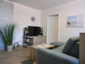 Télévision, chaîne hi-fi