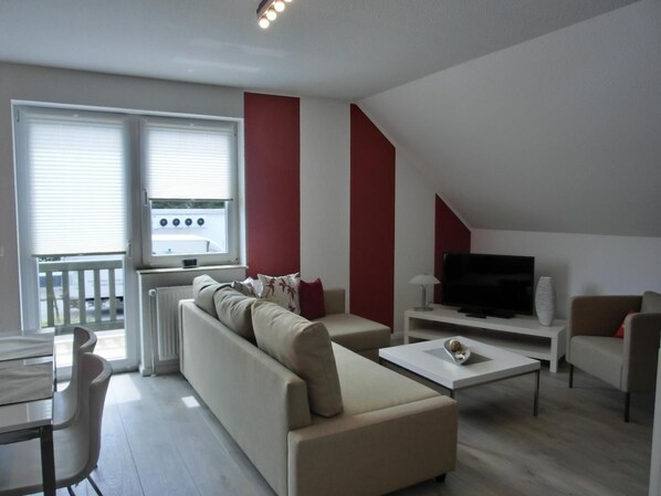 Fernseher, Stereoanlage