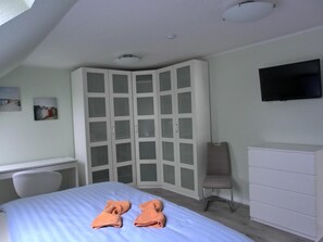 2 bedrooms