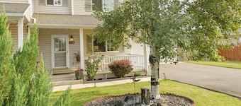 Charming Townhouse in the River Road Neighborhood - Pet friendly - Close to Downtown