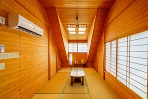 Family Villa, Non Smoking | 2 bedrooms, free WiFi, bed sheets - Phoenix (Izunokuni)