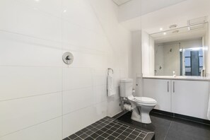 Bathroom - Fountain Suite 1005 (Cape Town)