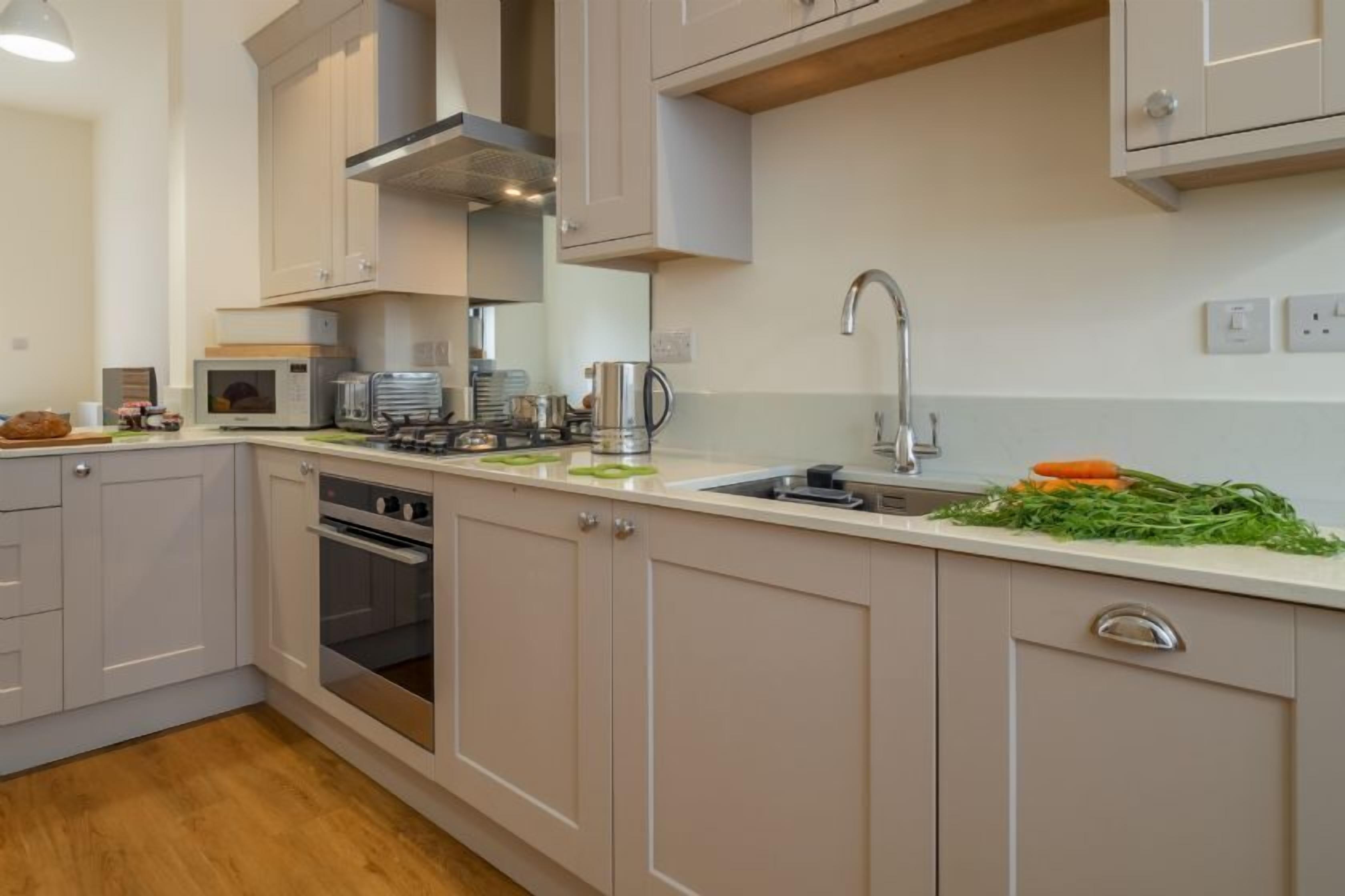 Microwave, dishwasher, coffee/tea maker