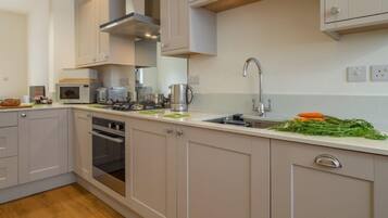 Microwave, dishwasher, coffee/tea maker