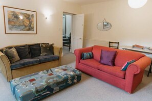 テレビ、書斎 / ワークスペース