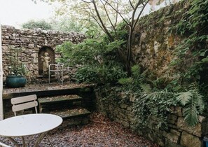 Terrace/patio - SUNNYSIDE APARTMENT // SPACIOUS 2 BEDROOM ACCOMMODATION LOCATED IN KENDAL WITHIN (Kendal)