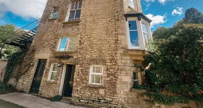 SUNNYSIDE APARTMENT // SPACIOUS 2 BEDROOM ACCOMMODATION LOCATED IN KENDAL WITHIN