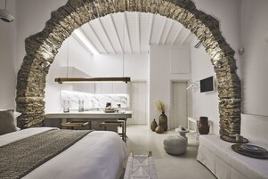 Luxury Studio Suite (Caparis) | Egyptian cotton sheets, premium bedding, in-room safe, blackout drapes