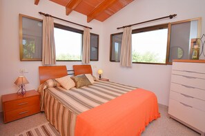 2 bedrooms, in-room safe, iron/ironing board, travel crib