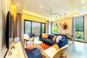 Smart TV, DVD player, stereo - ONE BAY Residence - Apartment 11 - NEW LUXURY APARTMENT IN PEREYBERE, MAURITIUS (Pereybere)