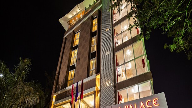 A multi-story building with a sign reading "Prabha Palace." - Hotel Prabha Palace (Ahmednagar)