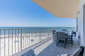 Outdoor dining - Seawind 704- Splash into Fun: Your Beach Trip is Calling (Gulf Shores)