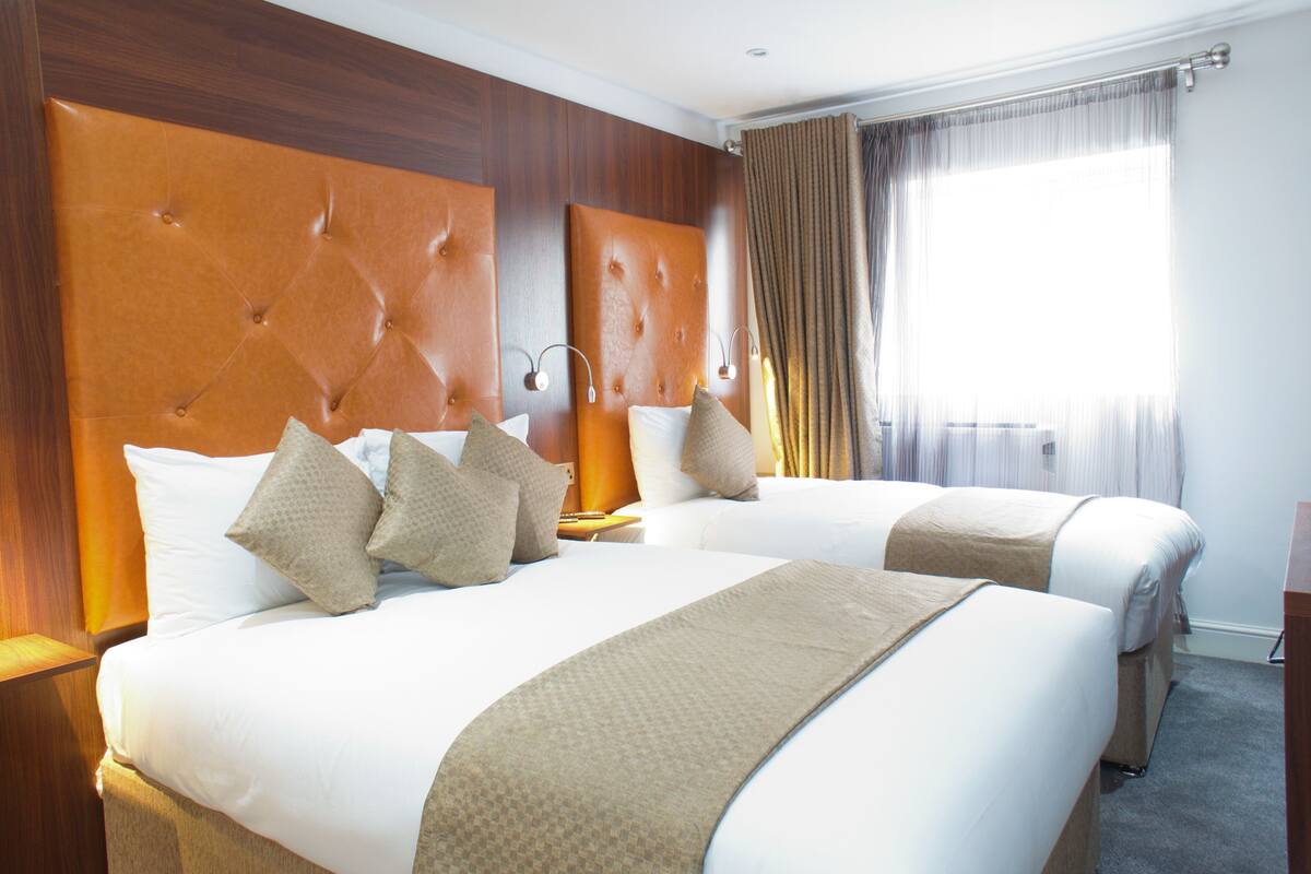 desk, laptop workspace, iron/ironing board, free wifi