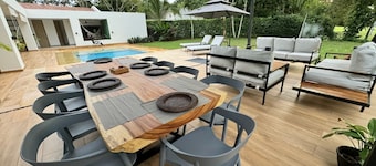 A Luxurious Retreat for Unmatched Family Vacations