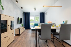 In-room dining - Cztery Pory Roku by Renters (Kolobrzeg)