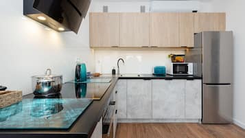 Apartment, 1 Bedroom, Balcony | Private kitchenette | Microwave, dishwasher, coffee/tea maker, electric kettle