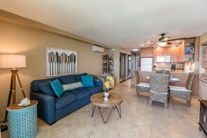 Smart TV - Split AC in your Island Home! Direct Ocean Views! (lahaina)