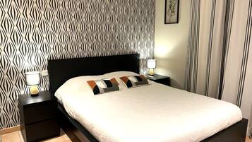 4 slaapkamers, een strijkplank/strijkijzer, gratis wifi, beddengoed