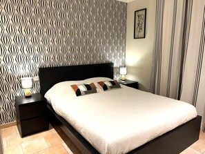 4 chambres, fer et planche à repasser, Wi-Fi gratuit, draps fournis
