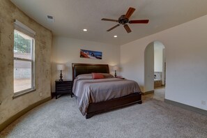 2 bedrooms, free WiFi, bed sheets - Executive Rental Home Near Golf Course (Moab)