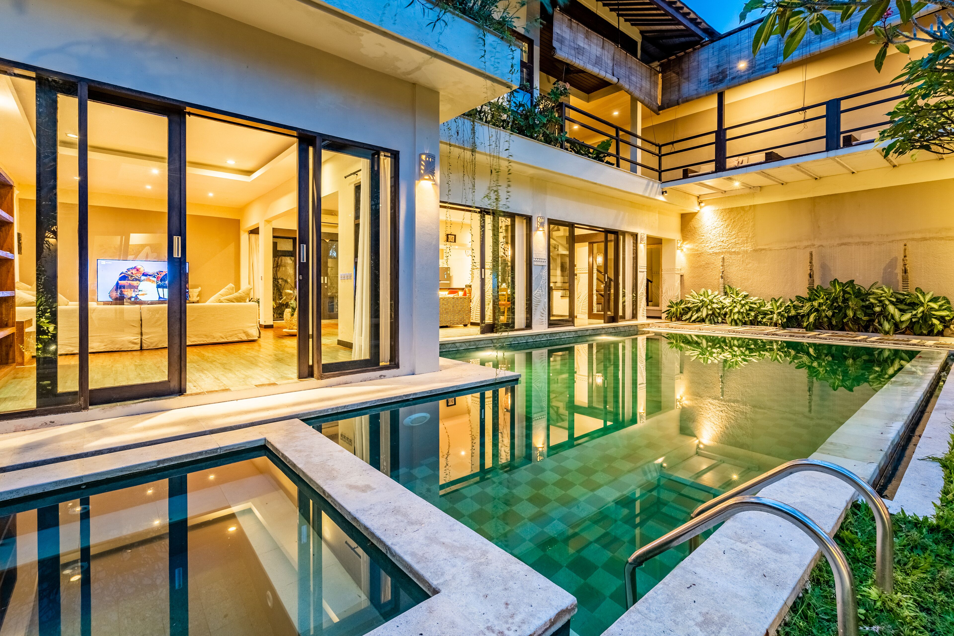 Outdoor pool, sun loungers