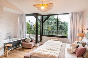 Ropa de cama de alta calidad y artículos del minibar gratis 