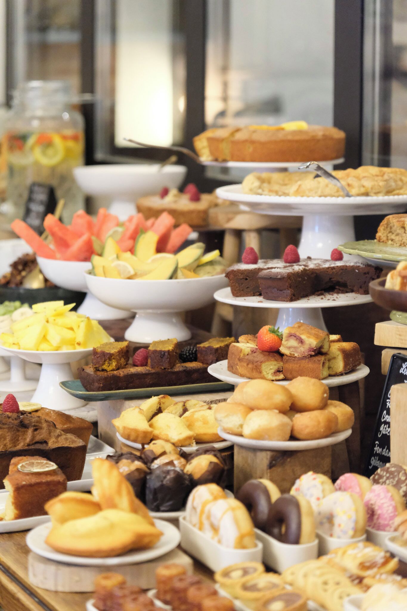 daily buffet breakfast (eur 25 per person)