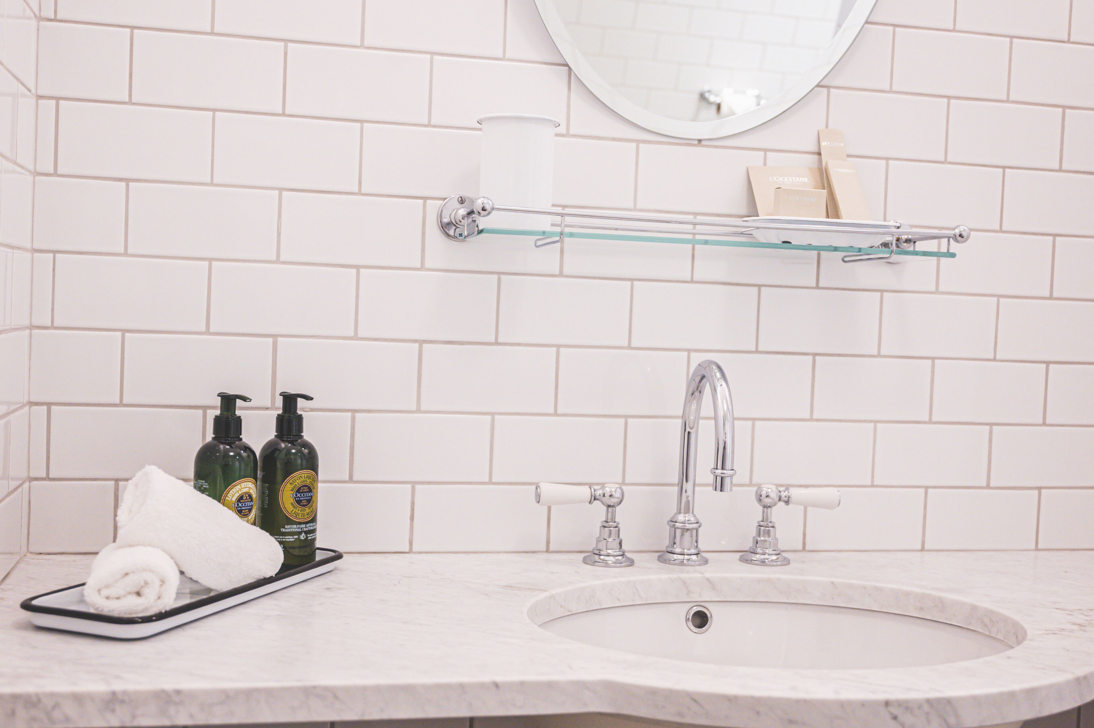 classic double room | bathroom sink