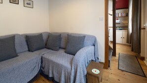 Living area - Ethelbert Cottage (Broadstairs)