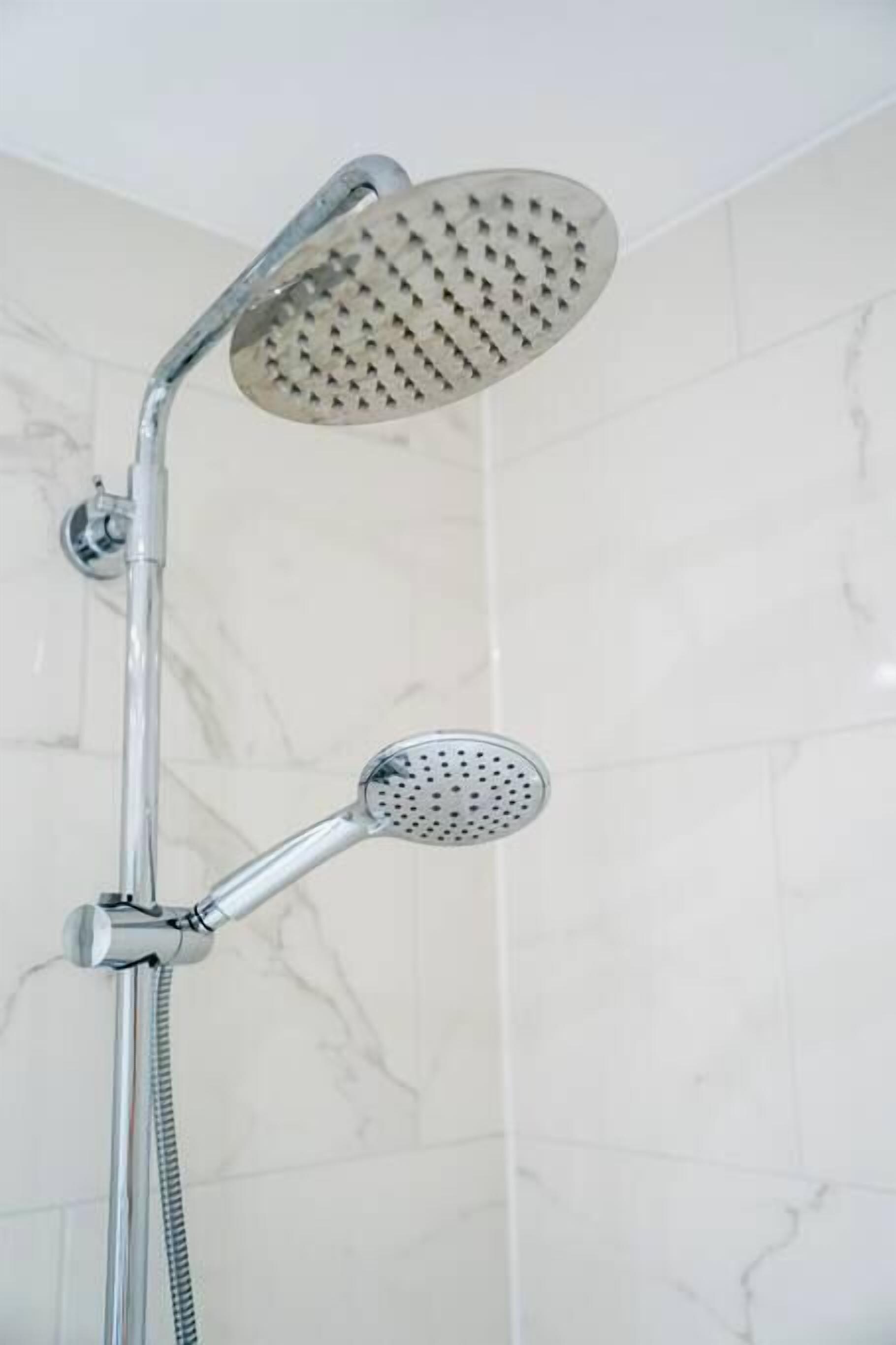 Sèche-cheveux, serviettes fournies