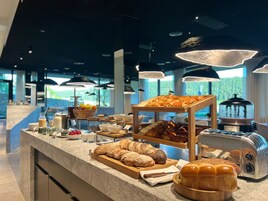 Daily buffet breakfast for a fee