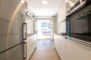 Frigorifero, microonde, forno, lavastoviglie