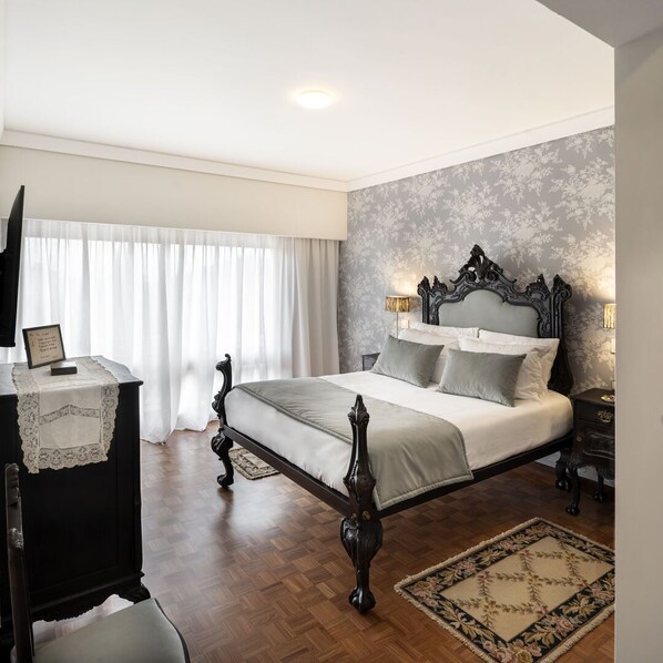 8 bedrooms, internet