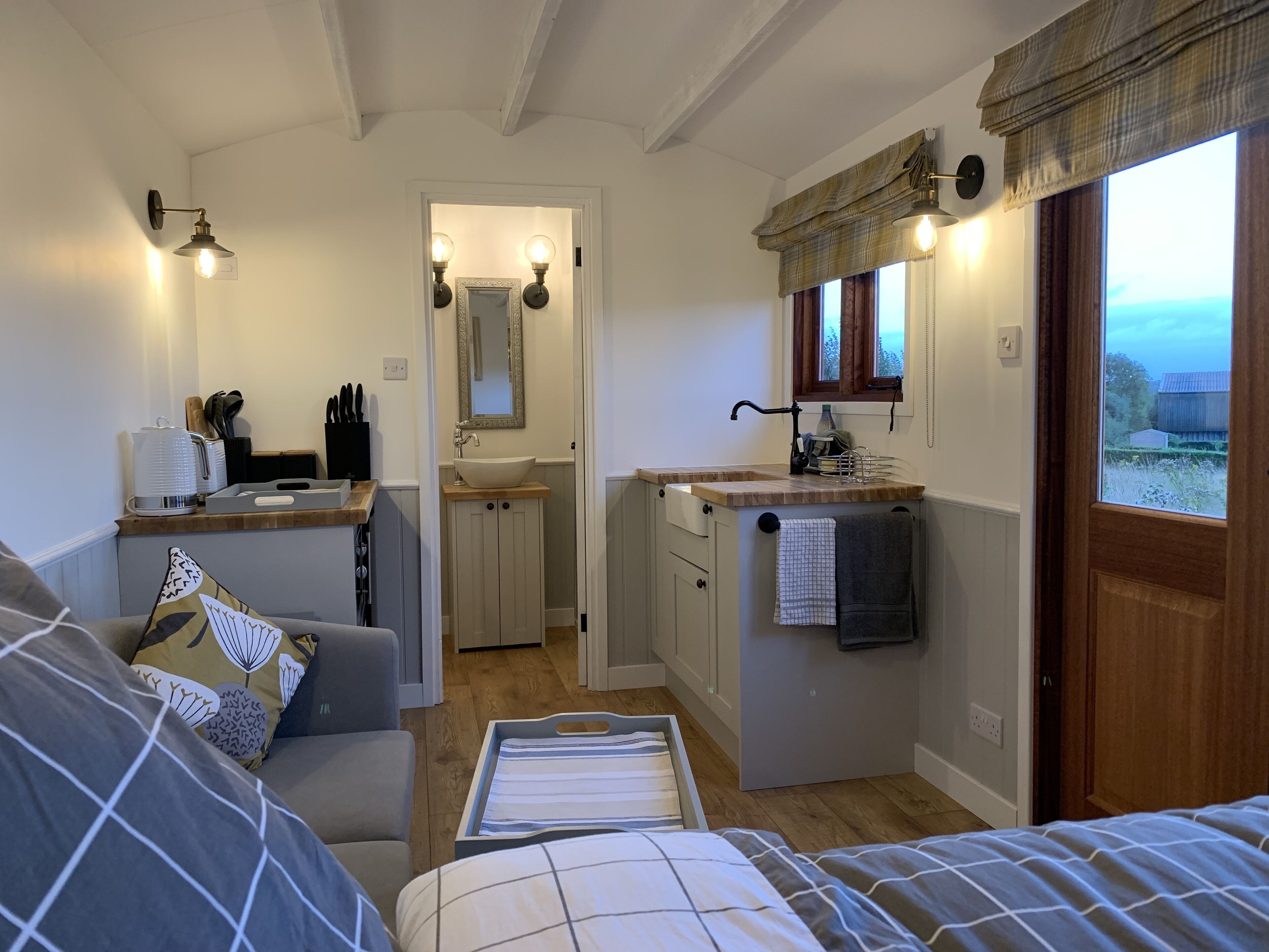 1 soverom, internettilgang og sengetøy