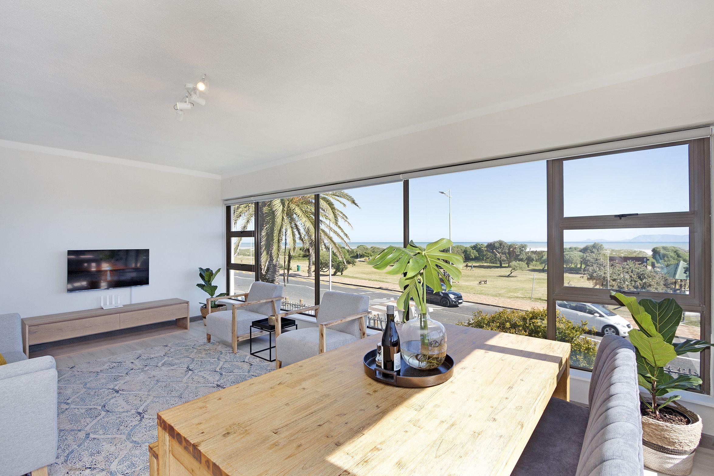 Apartment (2 Bedrooms) | Front of property