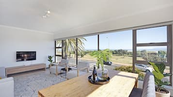 Apartment (2 Bedrooms) | Front of property