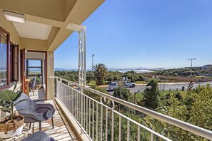 Apartment (2 Bedrooms) | Interior - Cisterama 102 (Cape Town)