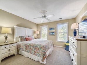 4 chambres, fer et planche à repasser, Internet gratuit, draps fournis