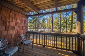 Property grounds - Meadows Course Views with Access to The Cove (Sunriver)
