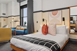 Suite familiar, varias camas (Self Check-in with Virtual Front Desk) | Decoración personalizada y muebles diferentes 