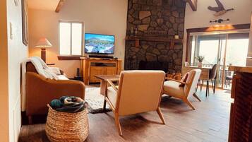 Smart TV, fireplace, DVD player, offices