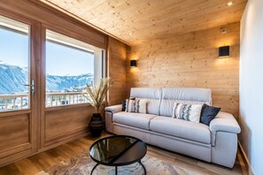Living area - ITAUBA -Luxury ski in/ski out apartment with sauna (Courchevel)