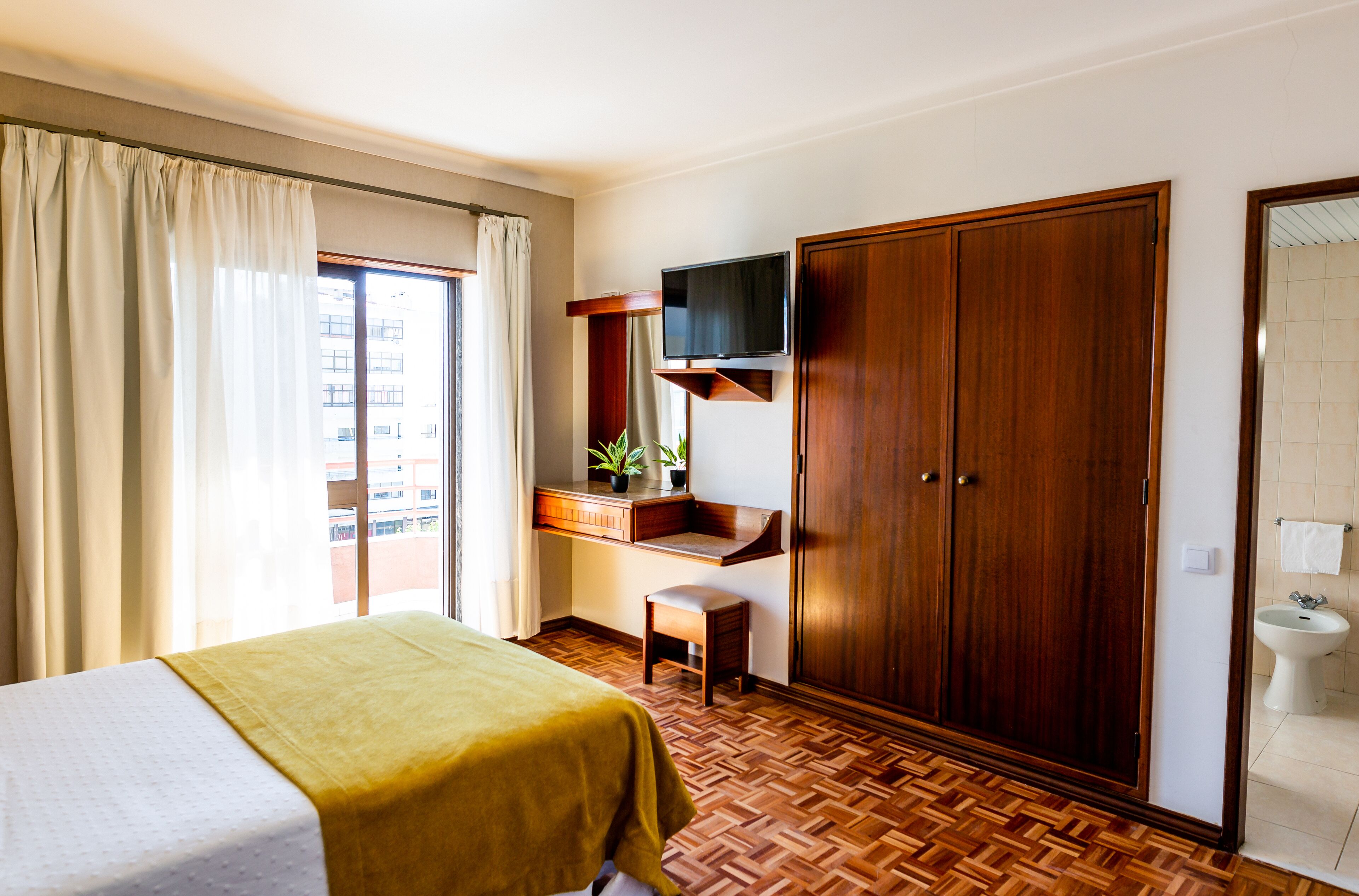 double room, balcony | 1 bedroom, desk, free wifi, bed sheets